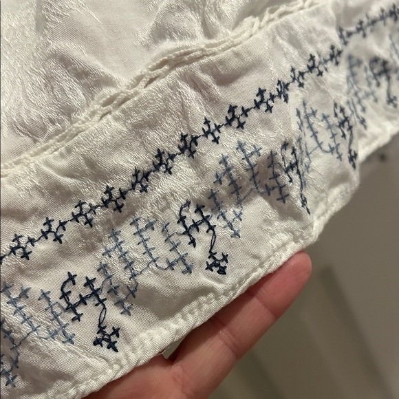 ⚜️ Knox Rose White Floral Embroidered Blouse - Picture 5 of 7